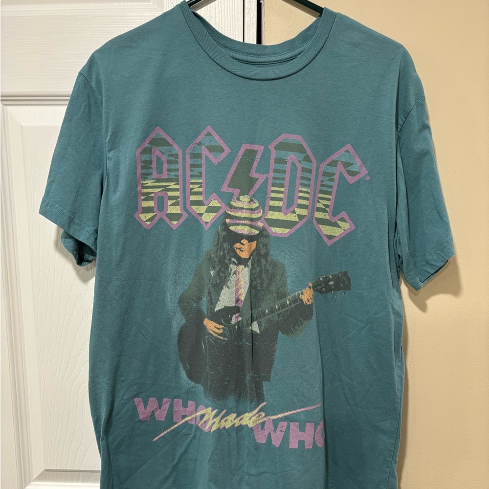 Women’s large AC-DC graphic tee